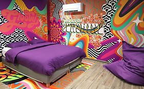 Capsule Groovy-Jacuzzi-Sauna-Billard-Netflix- Nintendo Switch & Jeux